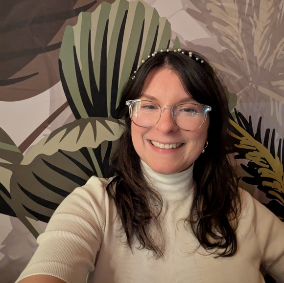 Meet your Posher, Samantha - Picture 1 of 3